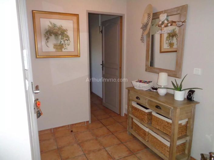 Image No.25-4 Bed House for sale