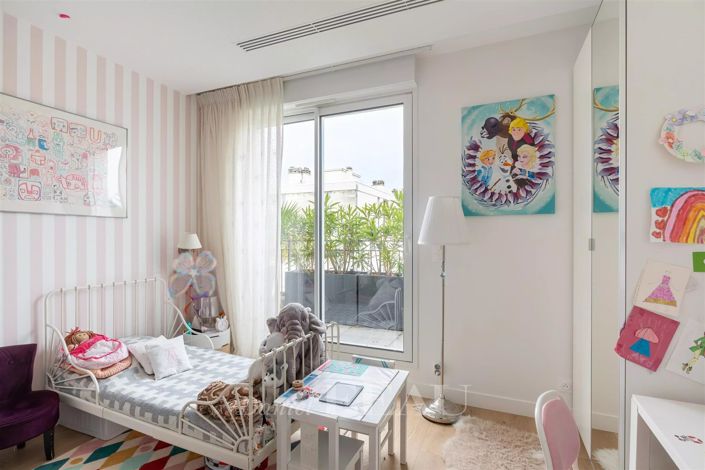 Image No.17-5 Bed Apartment for sale