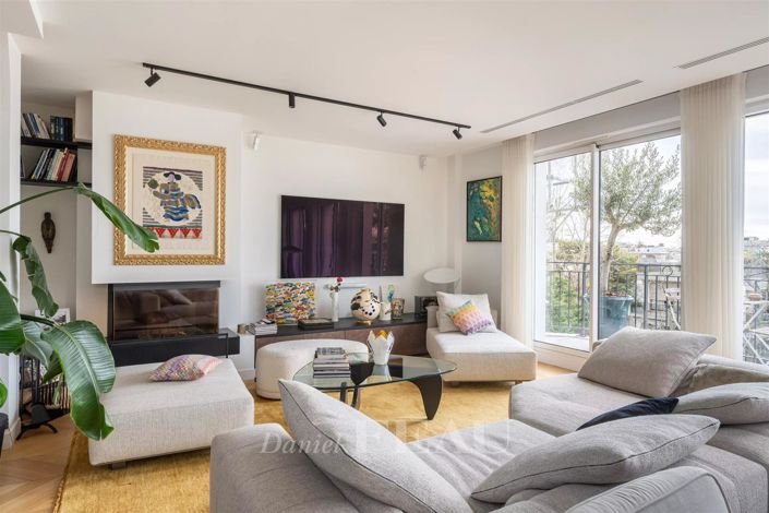 Image No.21-5 Bed Apartment for sale