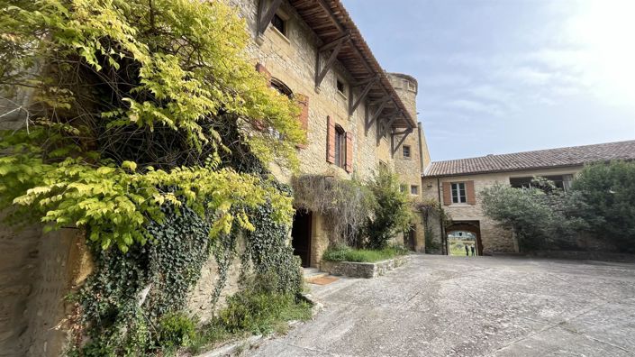 Image No.7-10 Bed House for sale