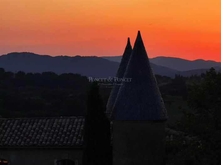 Image No.25-7 Bed House for sale