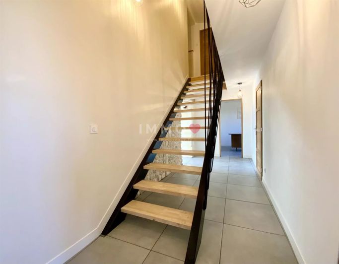 Image No.12-4 Bed House for sale