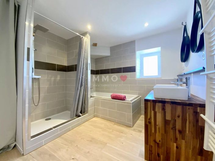 Image No.20-4 Bed House for sale