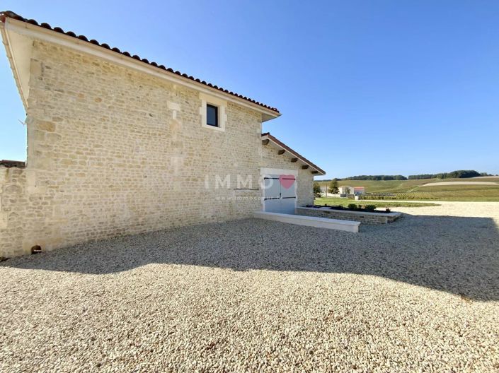 Image No.22-4 Bed House for sale