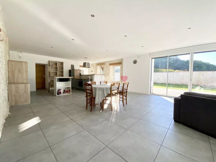 Image No.37-4 Bed House for sale