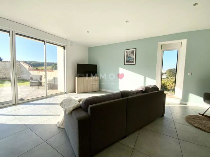 Image No.5-4 Bed House for sale