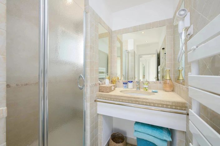 Image No.16-7 Bed House for sale