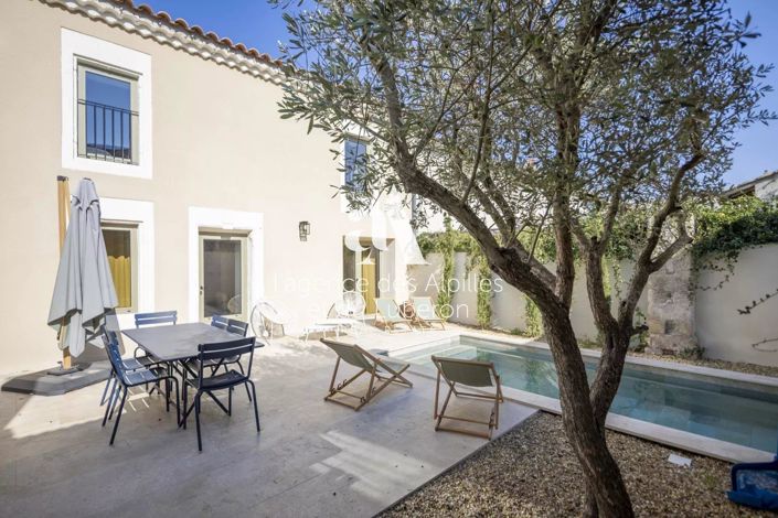 Image No.1-4 Bed House for sale