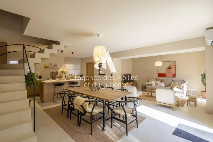 Image No.8-4 Bed House for sale