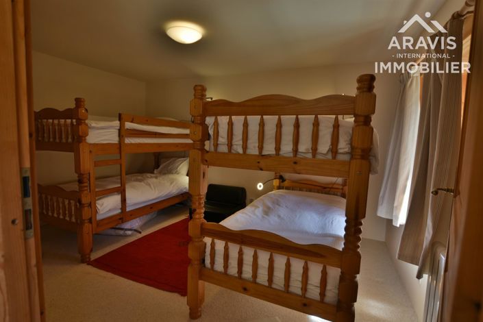 Image No.15-4 Bed House for sale