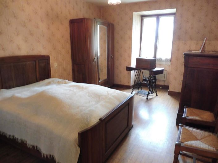 Image No.18-2 Bed House for sale