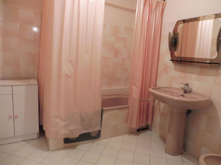 Image No.19-2 Bed House for sale