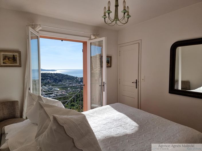 Image No.10-5 Bed House for sale