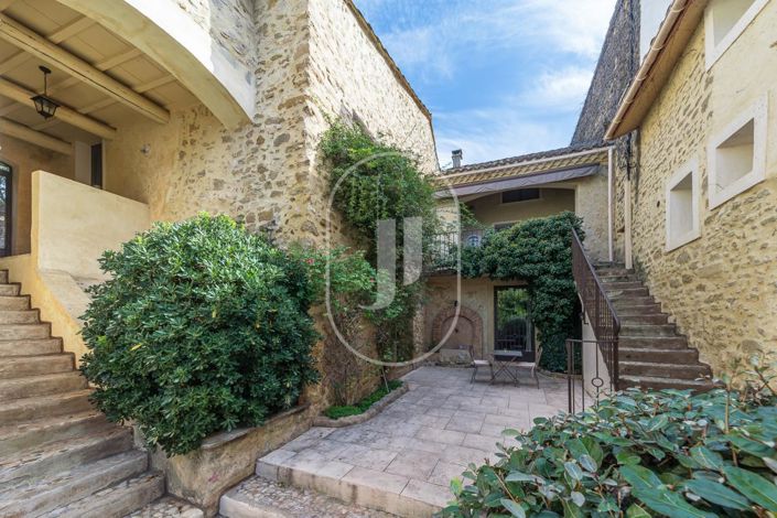 Image No.12-11 Bed House for sale