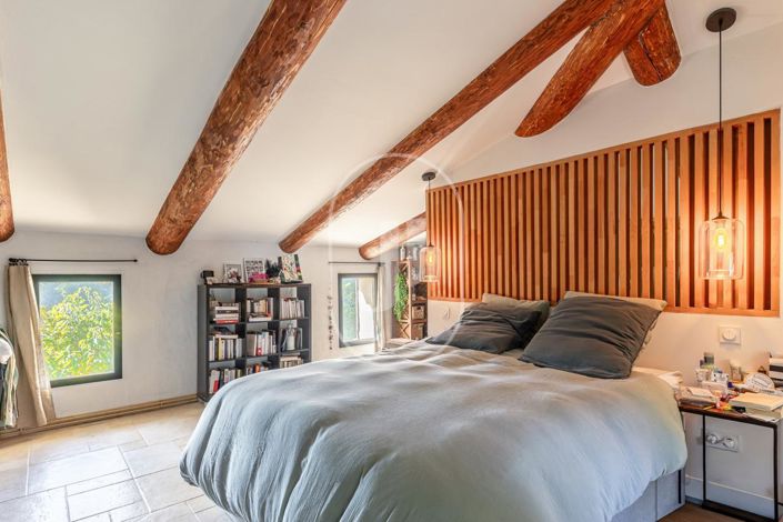 Image No.8-11 Bed House for sale