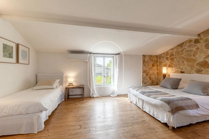 Image No.9-11 Bed House for sale