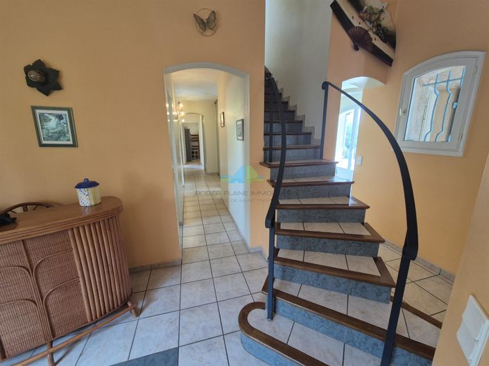 Image No.9-4 Bed House for sale