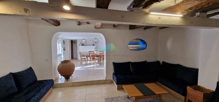 Image No.20-7 Bed House for sale