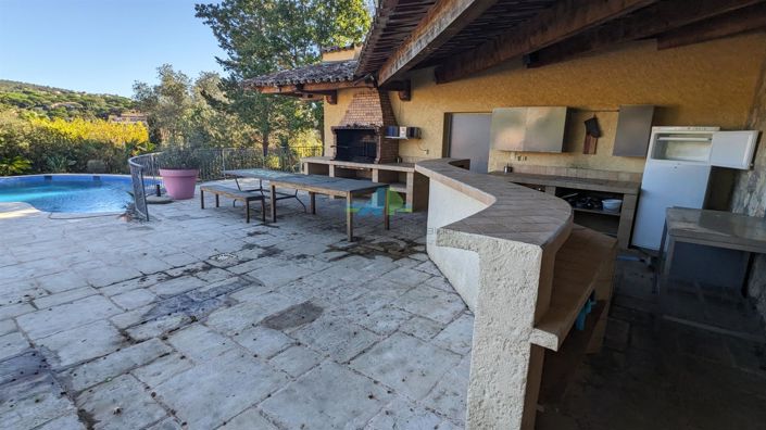 Image No.4-7 Bed House for sale