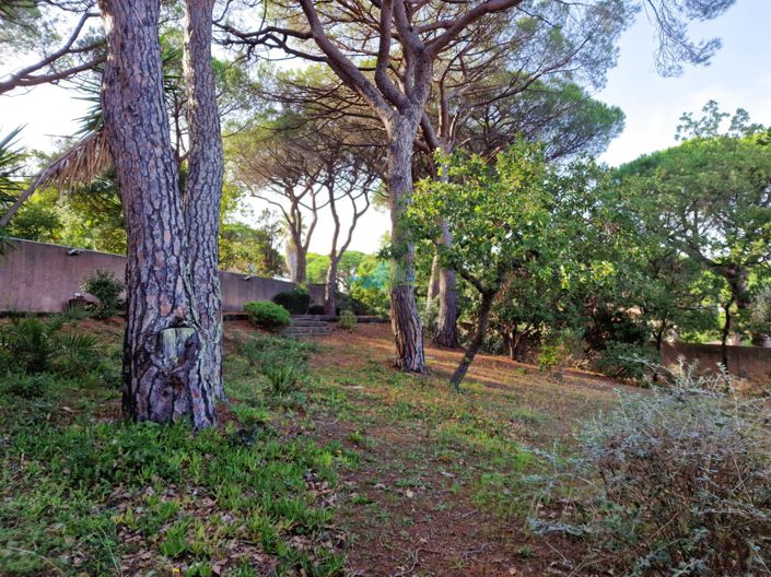 Image No.7-7 Bed House for sale