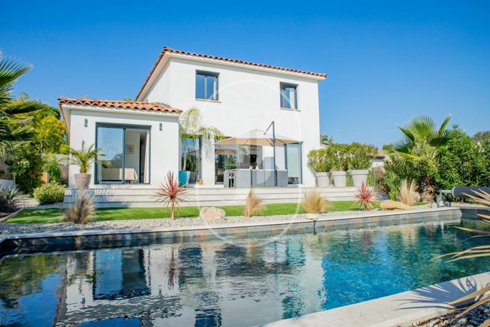 Image No.1-6 Bed House for sale