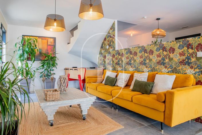 Image No.3-6 Bed House for sale