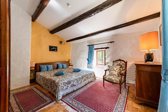 Image No.9-5 Bed House for sale