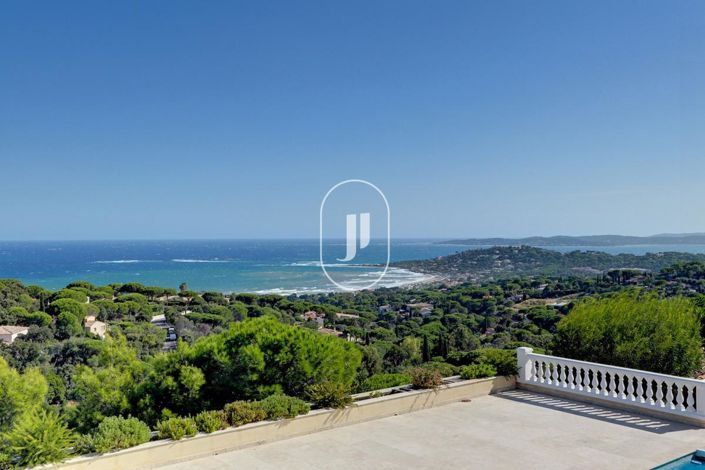 Image No.1-7 Bed House for sale