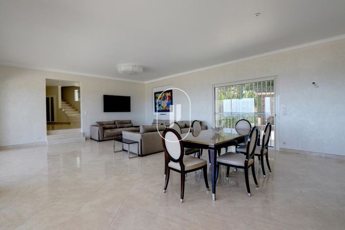 Image No.17-7 Bed House for sale