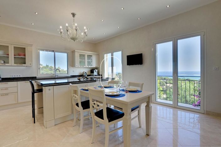 Image No.21-7 Bed House for sale