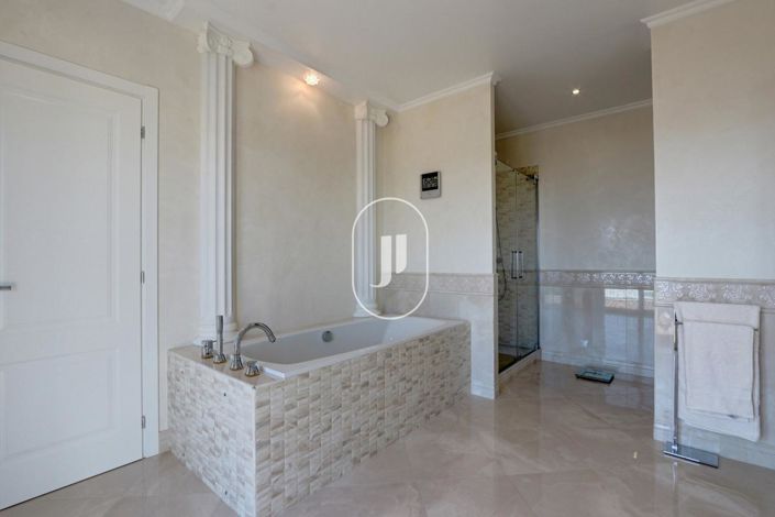 Image No.29-7 Bed House for sale