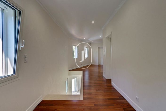 Image No.39-7 Bed House for sale