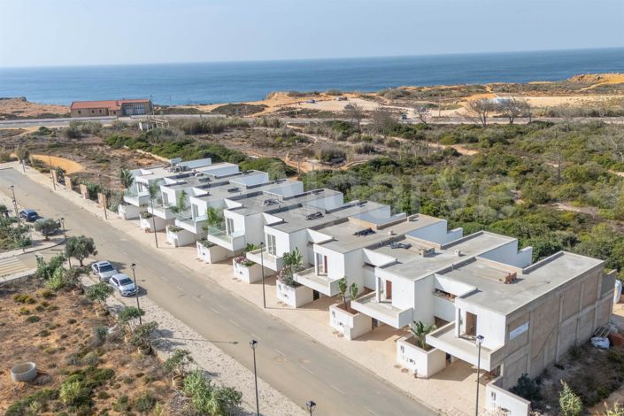 Image No.1-3 Bed House for sale