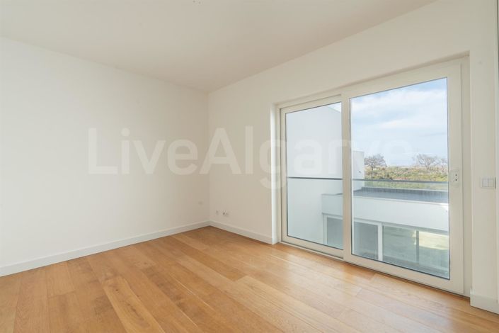 Image No.27-3 Bed House for sale