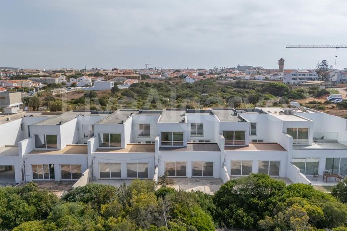 Image No.8-3 Bed House for sale