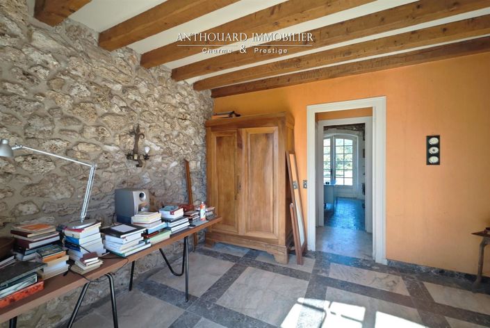 Image No.21-6 Bed House for sale