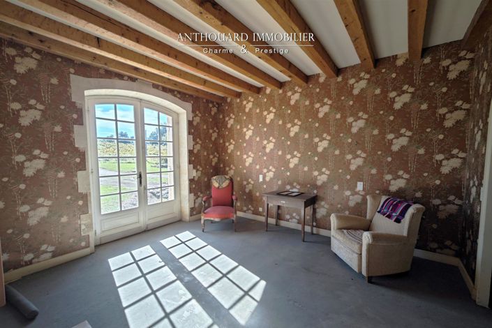 Image No.28-6 Bed House for sale