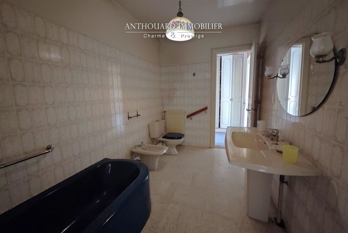 Image No.31-6 Bed House for sale