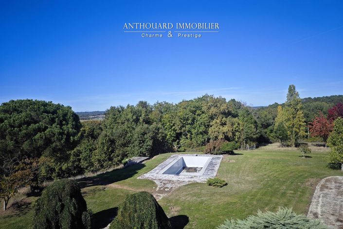 Image No.8-6 Bed House for sale