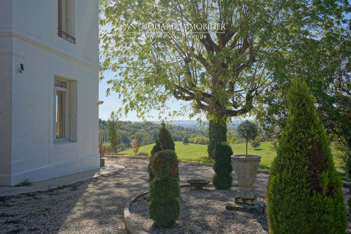 Image No.14-4 Bed Property for sale