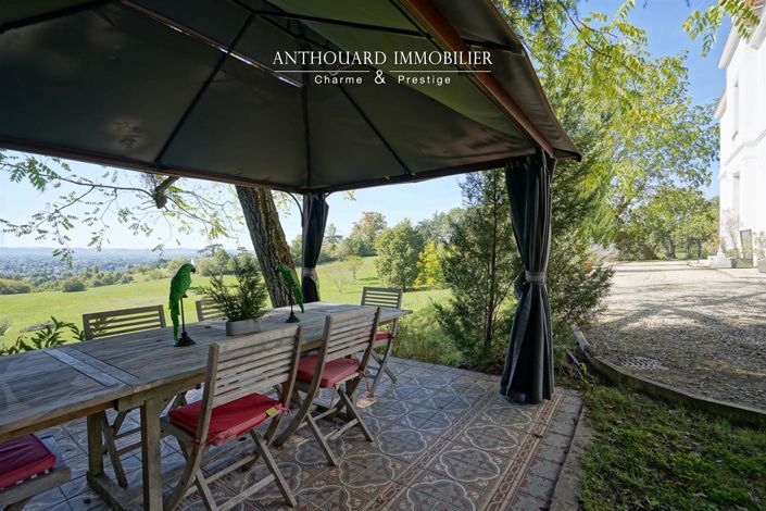 Image No.17-4 Bed Property for sale