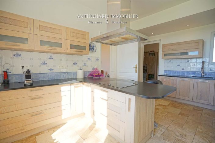 Image No.32-4 Bed Property for sale