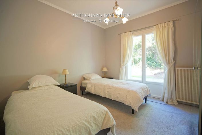 Image No.48-4 Bed Property for sale