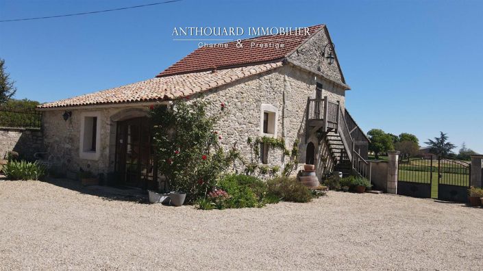 Image No.12-6 Bed Property for sale