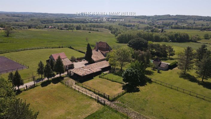 Image No.20-6 Bed Property for sale