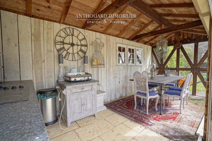 Image No.22-6 Bed Property for sale