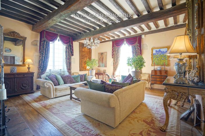 Image No.25-6 Bed Property for sale