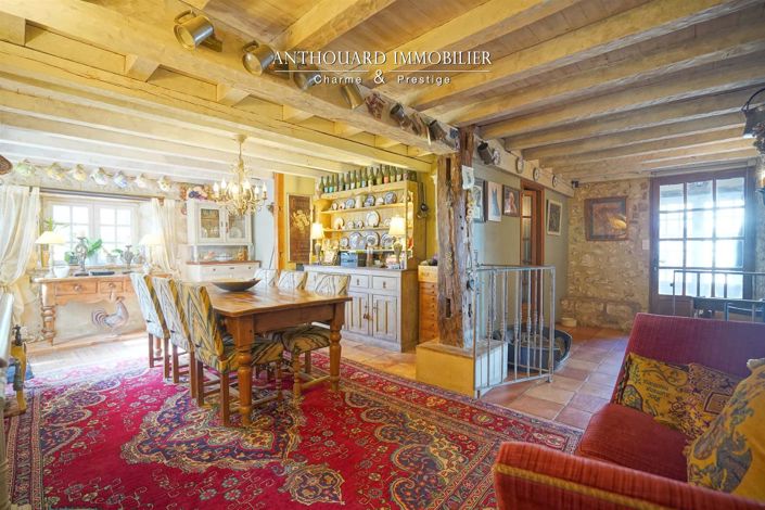 Image No.40-6 Bed Property for sale