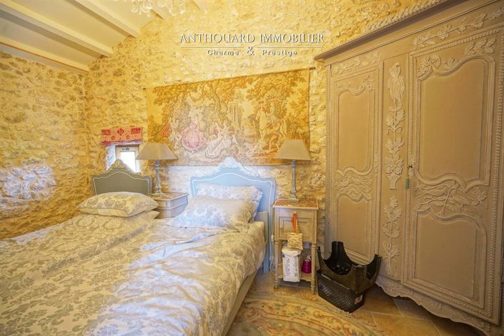 Image No.41-6 Bed Property for sale