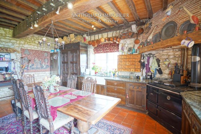 Image No.45-6 Bed Property for sale